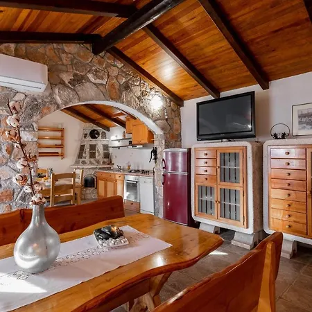 Stone House Anja *