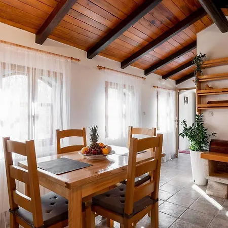 Stone House Anja Vela Luka